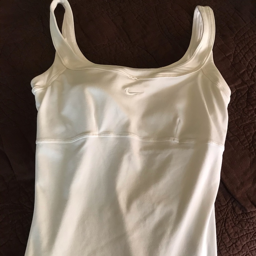 Nike tank top size small